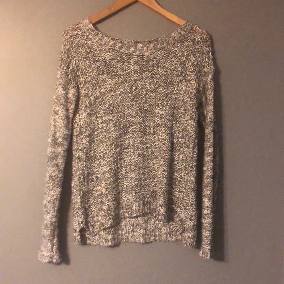 Black and white sweater - Picture 1 of 1